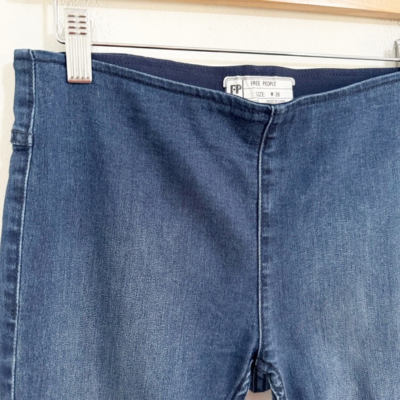 Free People Penny Pull On Flare Jeans Blue Size 26 - Picture 5 of 13